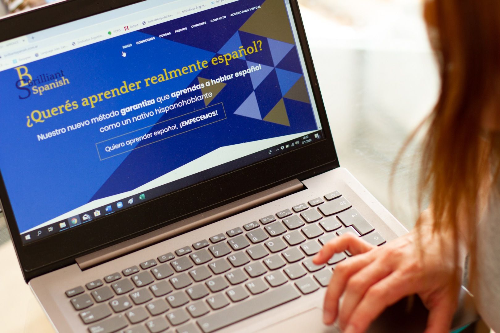 Conocé el equipo <br/><span style="color:#edb207"> Brilliant Spanish</span>